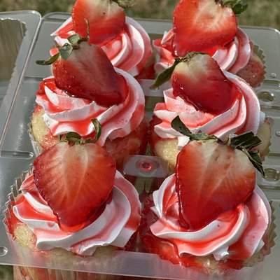 Strawberry shortcake Cupcakes 