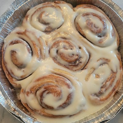 Cinnamon Rolls w/ Butter Cream Frosting 1/2 Dozen