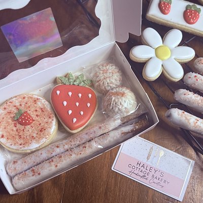 Strawberry Patch Picnic Treat Box