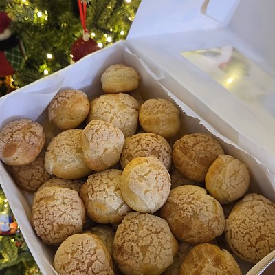 Choux au Craquelin (15ct in a box)