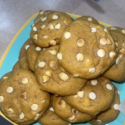 Pumpkin White Chocolate Chip Cookies