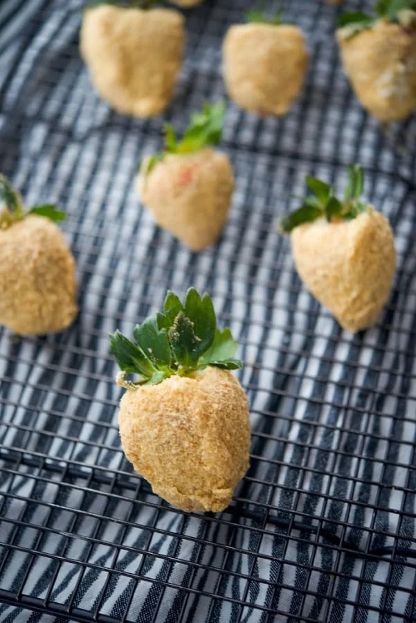 Cheesecake Coated Strawberries (6)