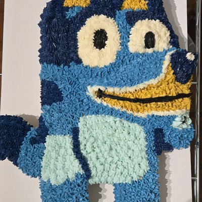 Bluey Cupcake Cake