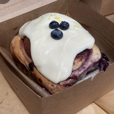 Lemon blueberry Roll