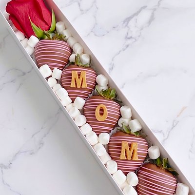 #2 A ROSE FOR MOM BOX