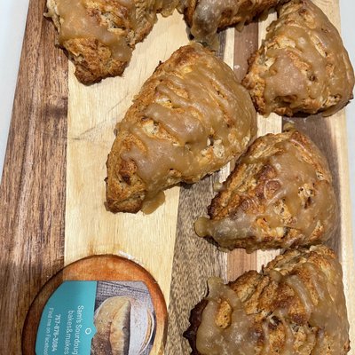 Cinnamon Apple Sourdough Scones 