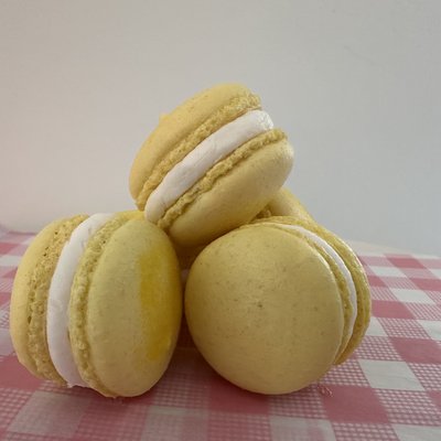 Macarons (box of 4)