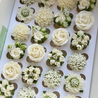 Kathryn Florals-2 dz minis