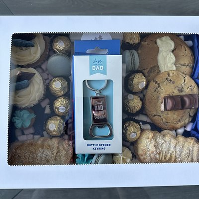 Mais-Bakes Ultimate Treat-box