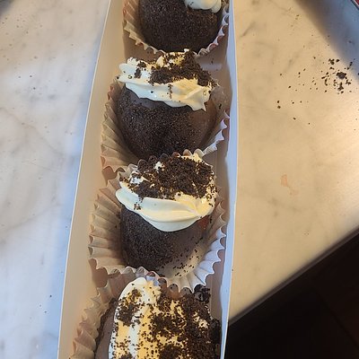 Chocolate Covered Cheesecake Stuffed Strawberry 