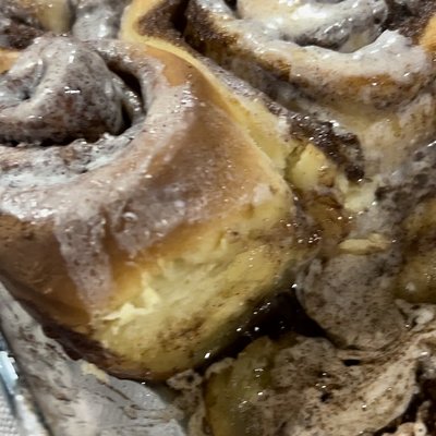 6 Large Cinnamon Rolls 