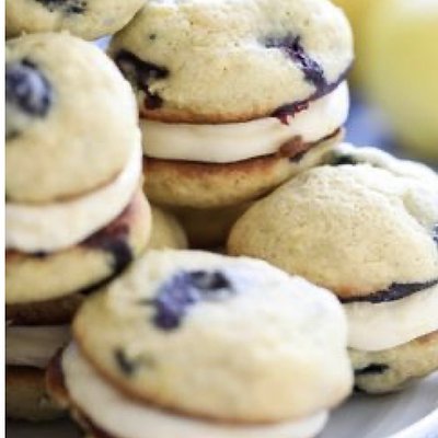 Lemon Blueberry Whoopie Pie
