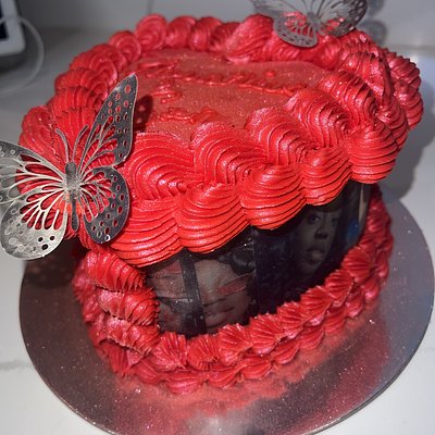 6’ Heart Cake With Pictures On The Side 