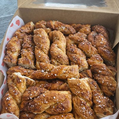 🐰 Bunny Bites Box– Sourdough Pretzel Mini ( salt)