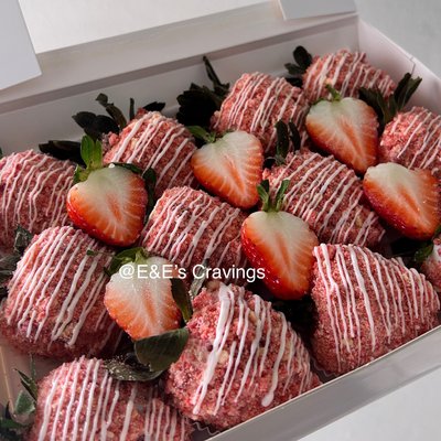 Dozen Strawberry Crunch Strawberries