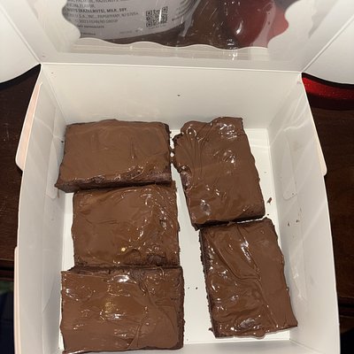 1 Dozen Brownies Topped With Nutella 