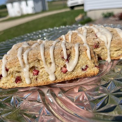 Rhubarb Crisp Scone