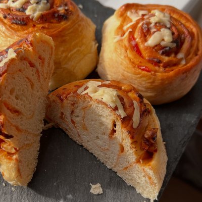 Cheddar, Chilli Jam & Walnut Bun (Box of 5) 