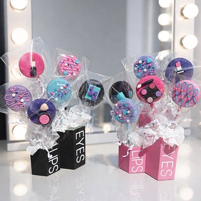 Custom Cake Pops