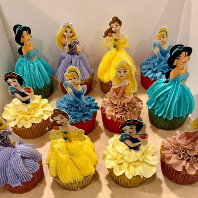 Standard Cupcake W/ Topper