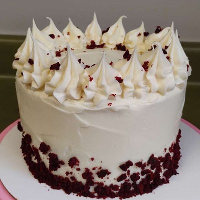 2 layered 6in Cake