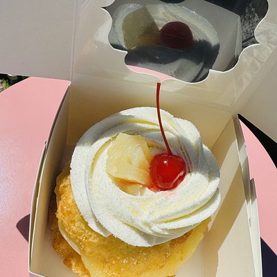 Piña Colada Mini Bundt 