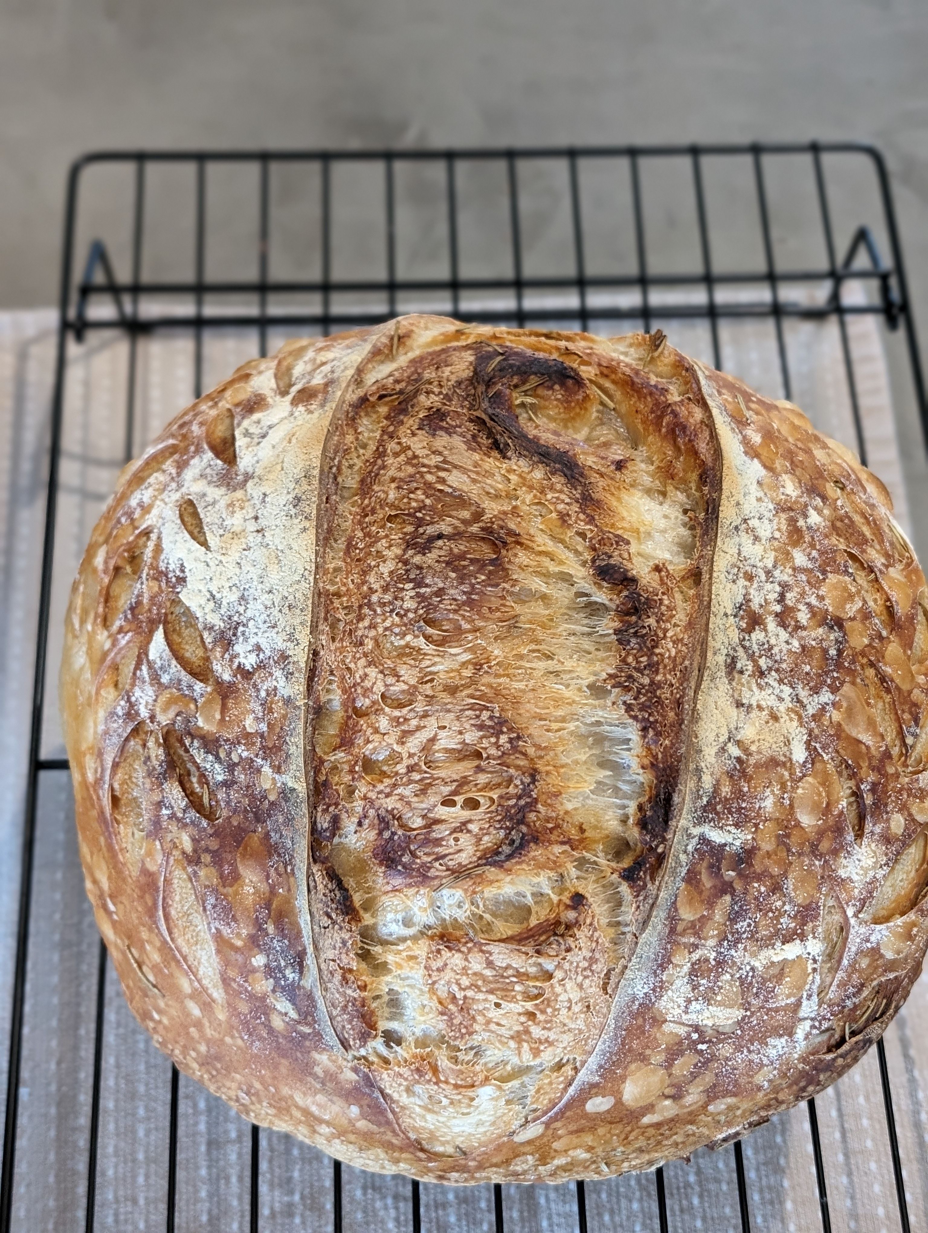Flavored sourdough loaf 