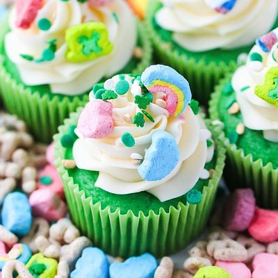 Lucky Charms Leprechaun Cupcakes