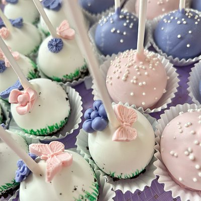 Custom Cake Pops