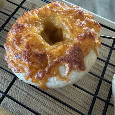 4 Count | Cheddar Bagel