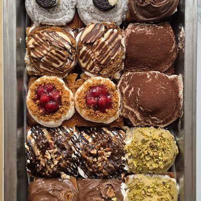 Pick Your Sampler Cinnamon Rolls Box Of 4