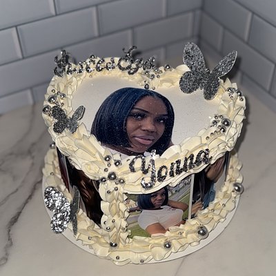 The Luxury Photo Heart Cake (serves 12–16)