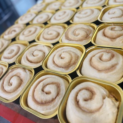 1 Dozen Pre Packaged Regular Jumbo Cinnamon Rolls