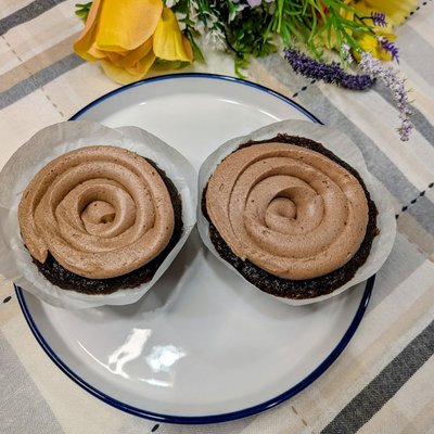 Chocolate Cupcakes (6) 🌿