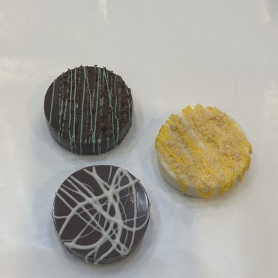 Chocolate Dipped Oreos (1 Dozen)
