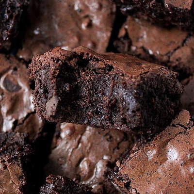 Chocolate MOIST Brownies 