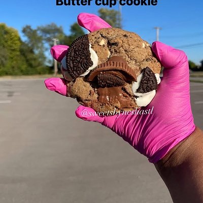 Nickname: Butter Cup Cookie (Oreo & Reese’s) 