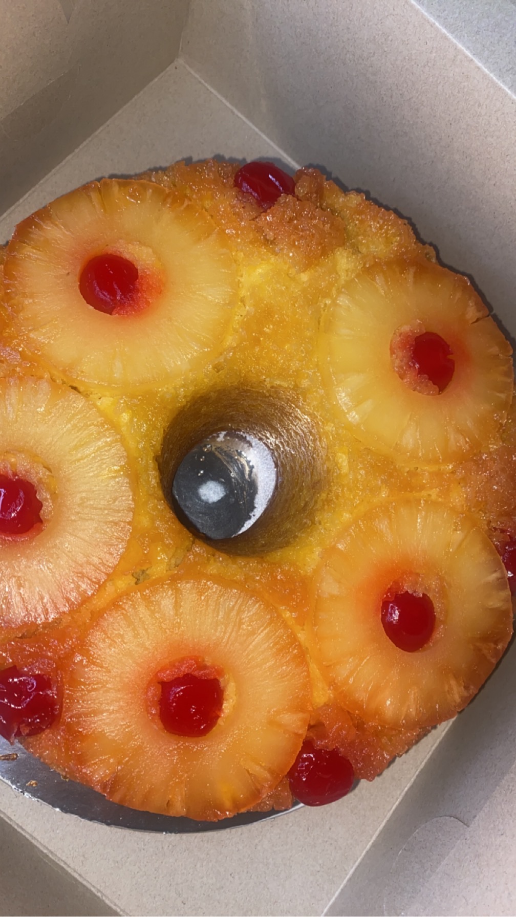 Pineapple Upside Down Kake (Circle)