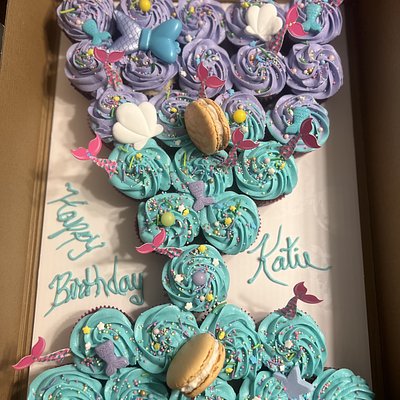 Custom Pull Apart Cakes