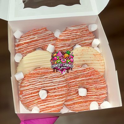 🍓 Strawberry Crunch Chocolate-Covered Pineapples🍍 