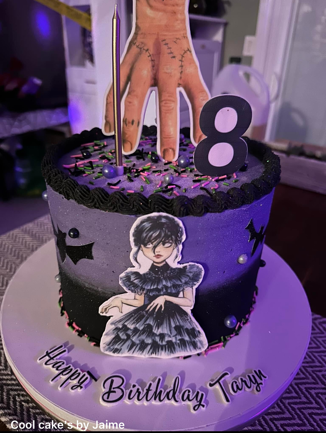 6” Round 2 Layer Cake Serves 10-12