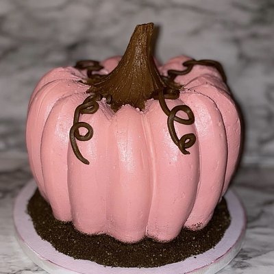 084. Pumpkin Buttercream Cake 6” ~12 Servings