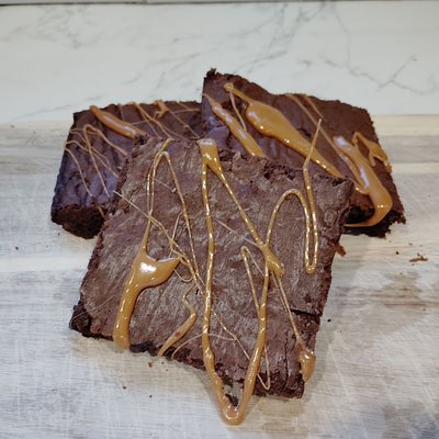 Sweet Drizzle (Caramel Drizzle Brownies)
