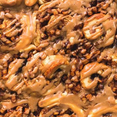 Apple Pie Cinnamon Rolls 