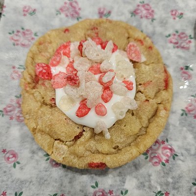 Strawberry Fruity Pebbles Sugar Cookie