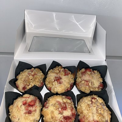 Strawberry Streusel Muffins, 6 Count 