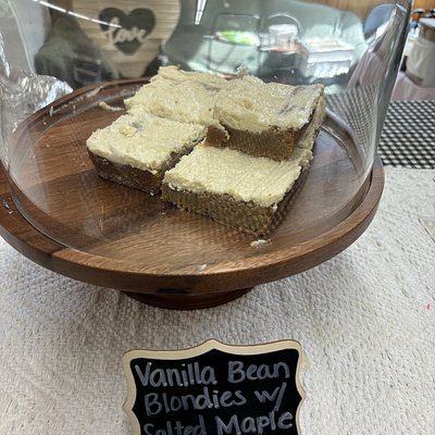 Vanilla Bean Blondies 