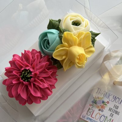 2ct. Vanilla Cupcake Box 