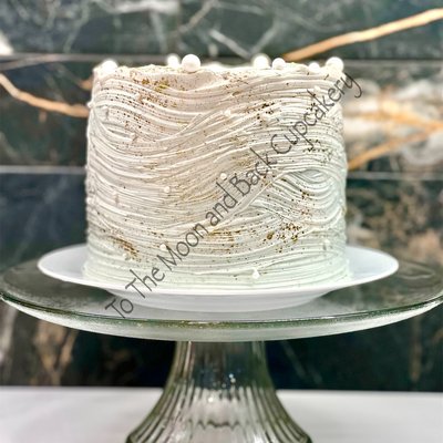 6” 3 Layer Vanilla Cake