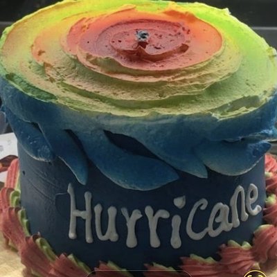 Hurricane Cake (Medium)